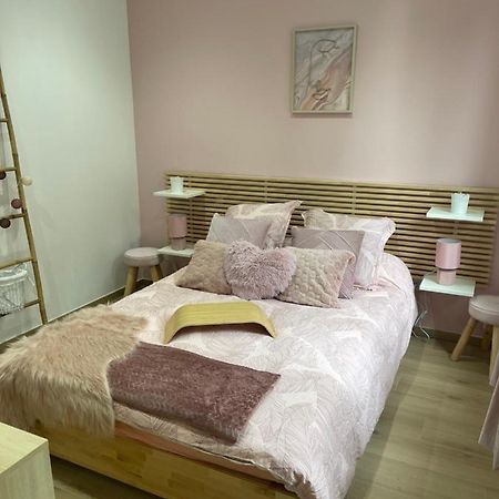 דירות וישי Adelyna Cosy מראה חיצוני תמונה